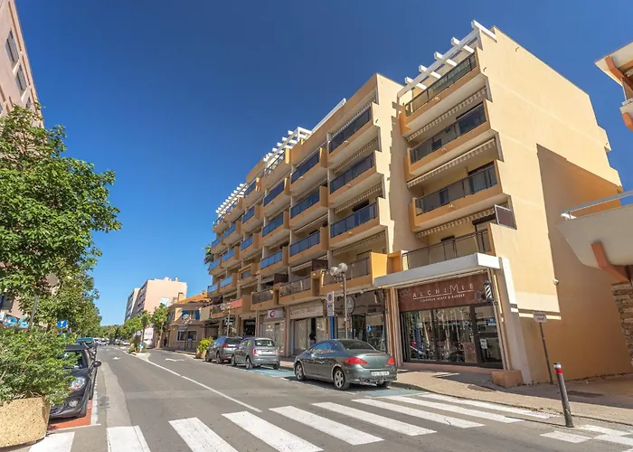 Apartment Saint James-12 By Interhome